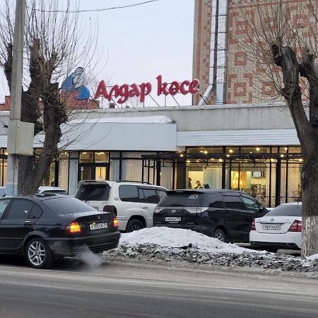 1 Комнатные Апартаменты На Ауэзова 236 Köksetaw Buitenkant foto