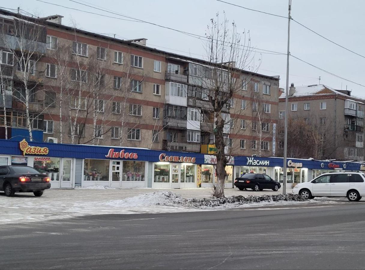 1 Комнатные Апартаменты На Ауэзова 236 Köksetaw Buitenkant foto
